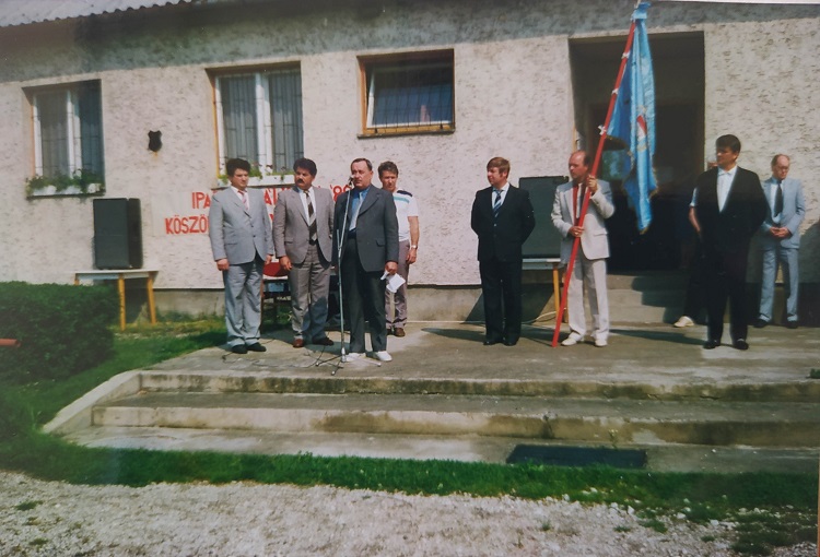 30 zaszloavatas 1