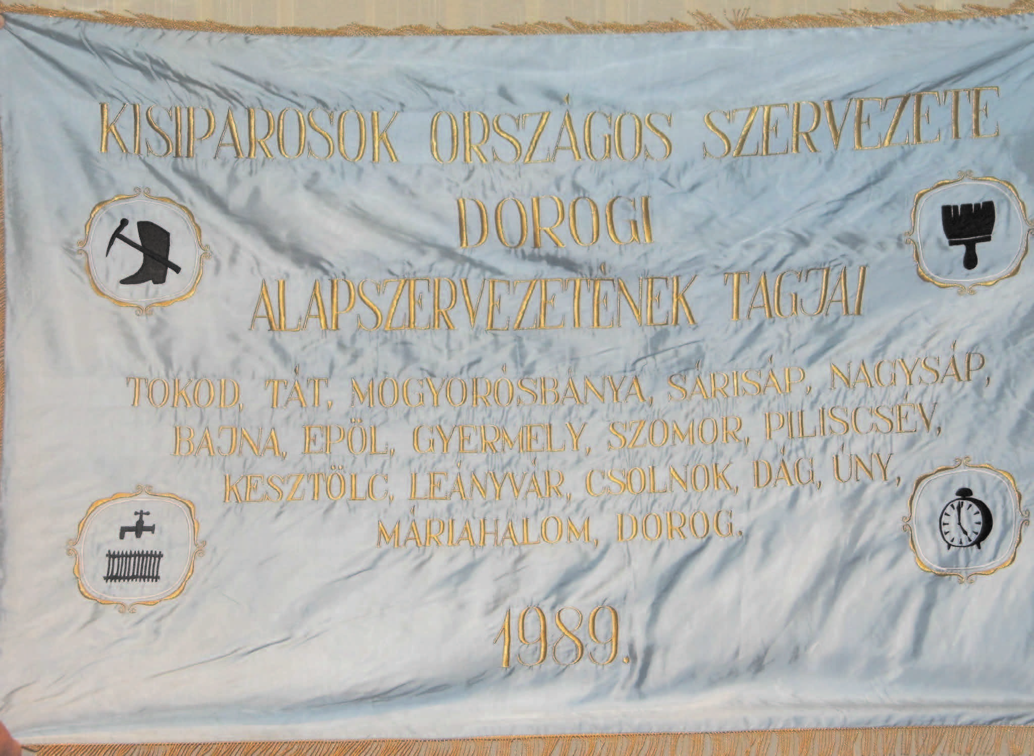 45 KIOSZ zaszlo 2